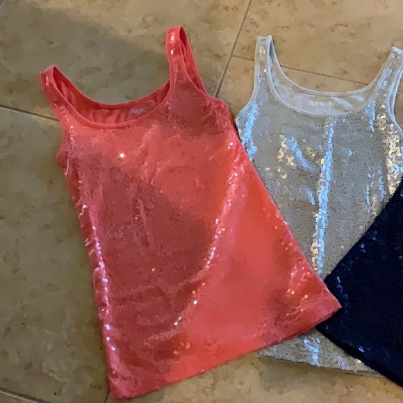 Tank tops - Picture 2 of 6